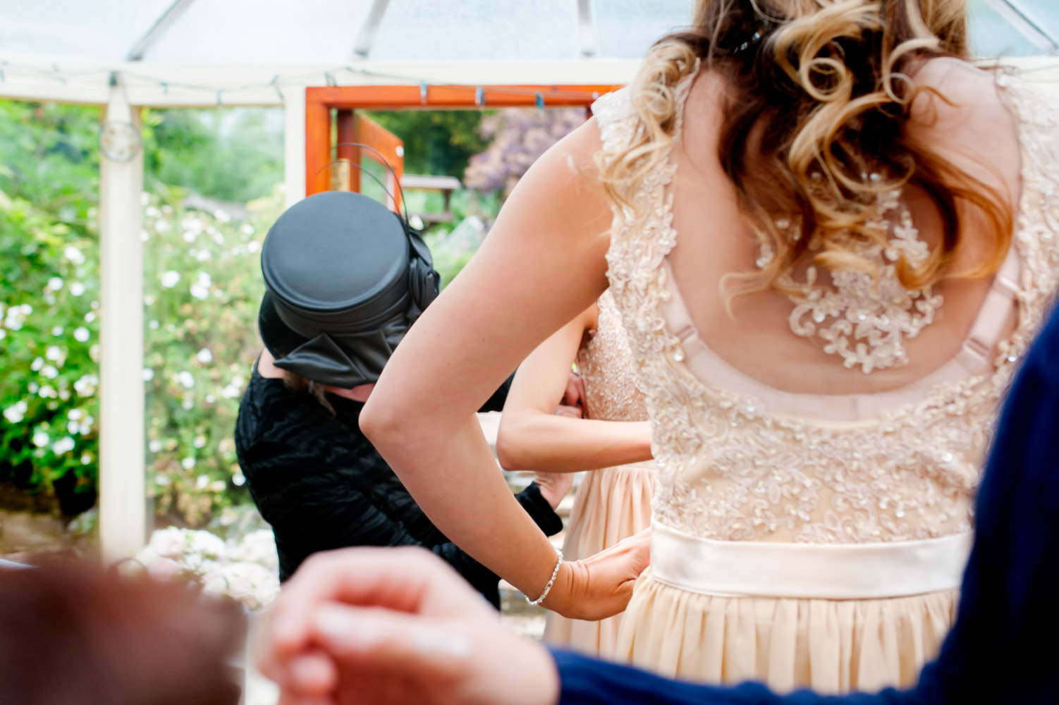 Bridal party getting ready